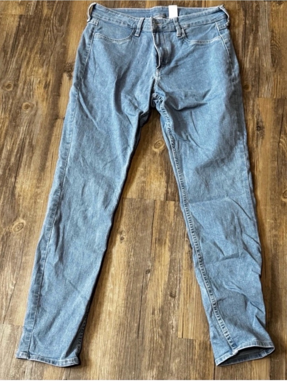 H&M light Wash skinny leg jeans size 29
